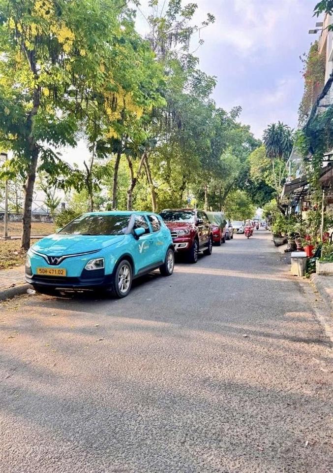 Nhà đẹp 3 tầng 3 pn  giá sốc chỉ hơn 3 tỷ xíu ngay bình long giáp tân phú