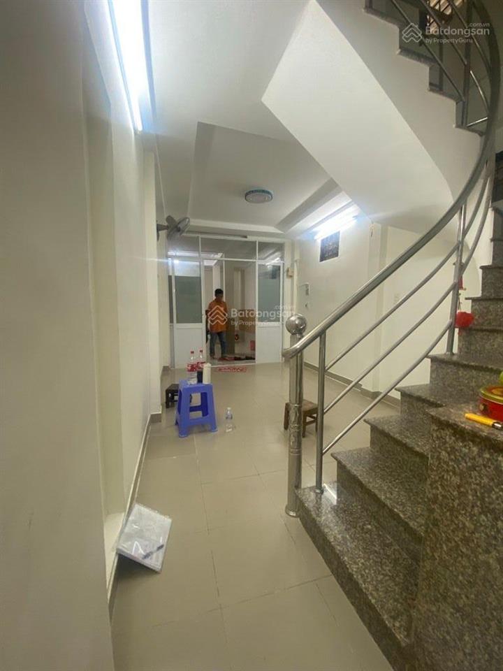 Chỉ 3.3 tỷ nhà 3 tầng 5pn có phòng ngủ trệt gần hồng lạc, lạc long quân ở ngay giá tốt