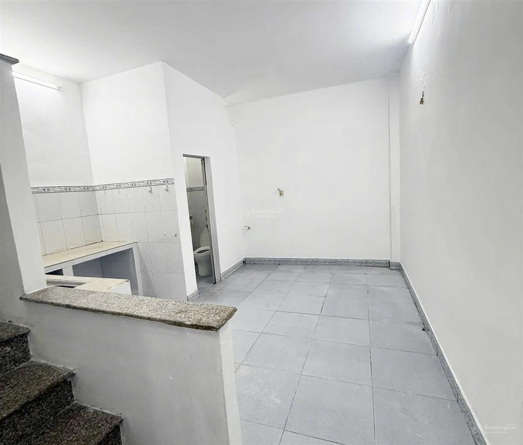 61.3m2  chỉ 3. xtỷ tân phú, âu cơ đối diện là khu bàu cát sổ công nhận đủ 61.3m2  3 pn  2 tầng