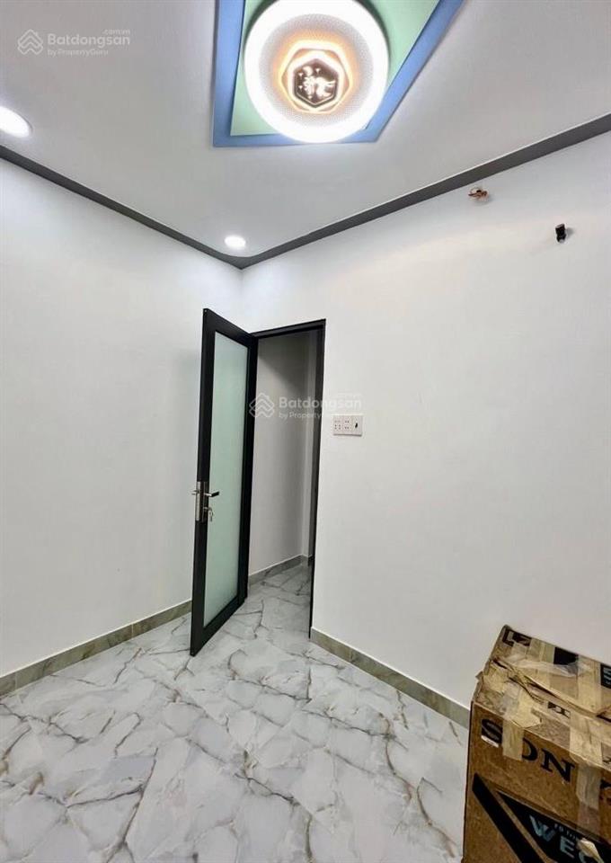 3 tầng4pn. ngay hoà bình đàm sen chỉ 3.x tỷ nhà mới đẹp dọn vào ở ngay