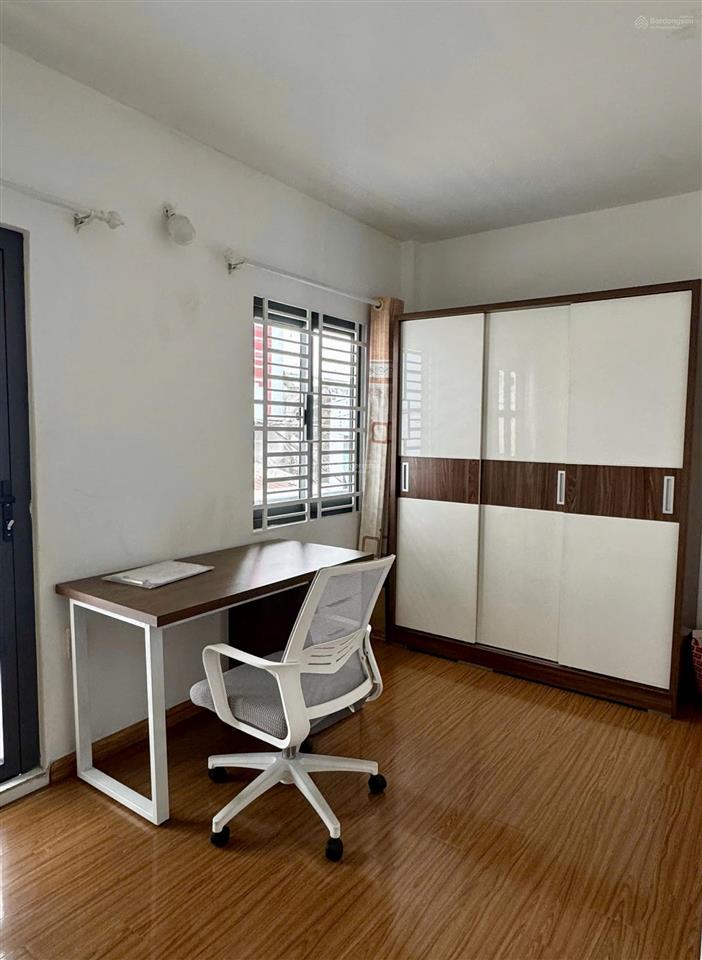 2 tầng phú thọ hoàtân phú chỉ 3.3 tỷ lô góc thoáng 2 pn  nhà đẹp ở ngay.