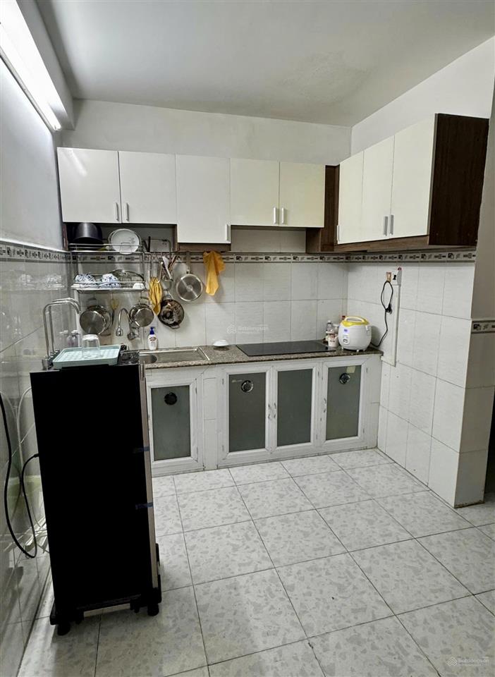 2 tầng phú thọ hoàtân phú chỉ 3.3 tỷ lô góc thoáng 2 pn  nhà đẹp ở ngay.
