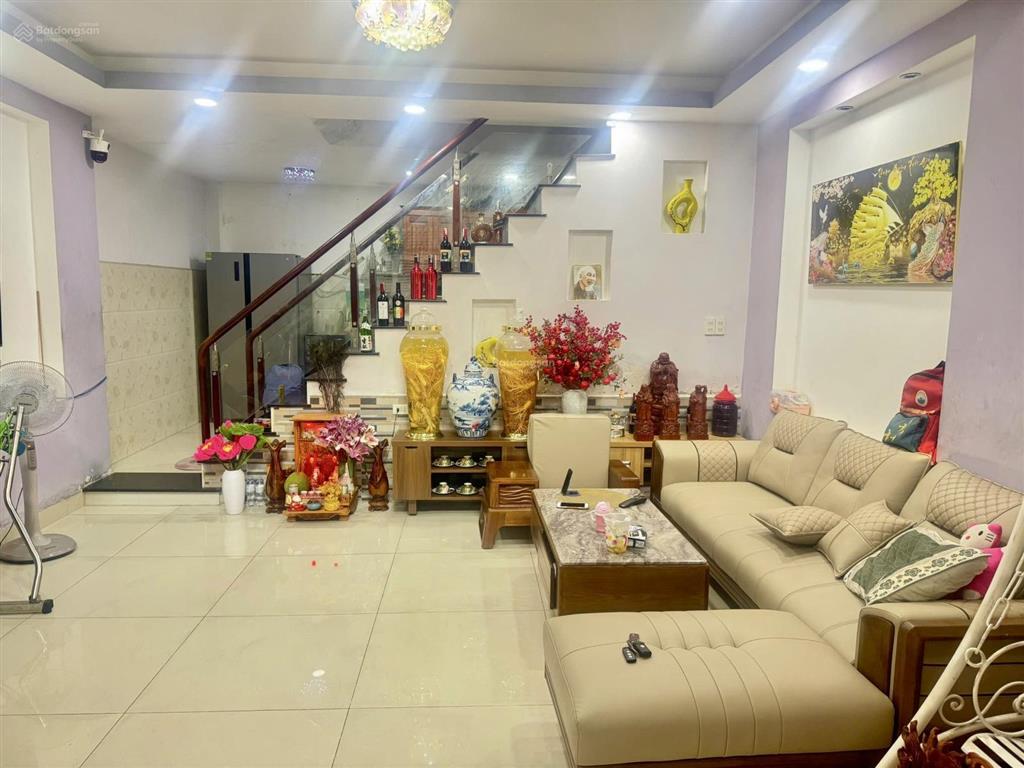 Chính chủ giảm tổng 500 tr giá mới chỉ còn 6.8 tỷ còn tl hẻm xe hơi vào nhà ngang hiếm 5.5m60m2