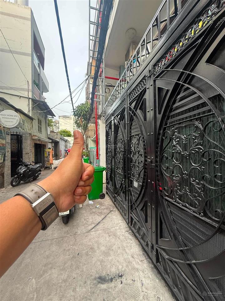 Chính chủ giảm tổng 500 tr giá mới chỉ còn 6.8 tỷ còn tl hẻm xe hơi vào nhà ngang hiếm 5.5m60m2