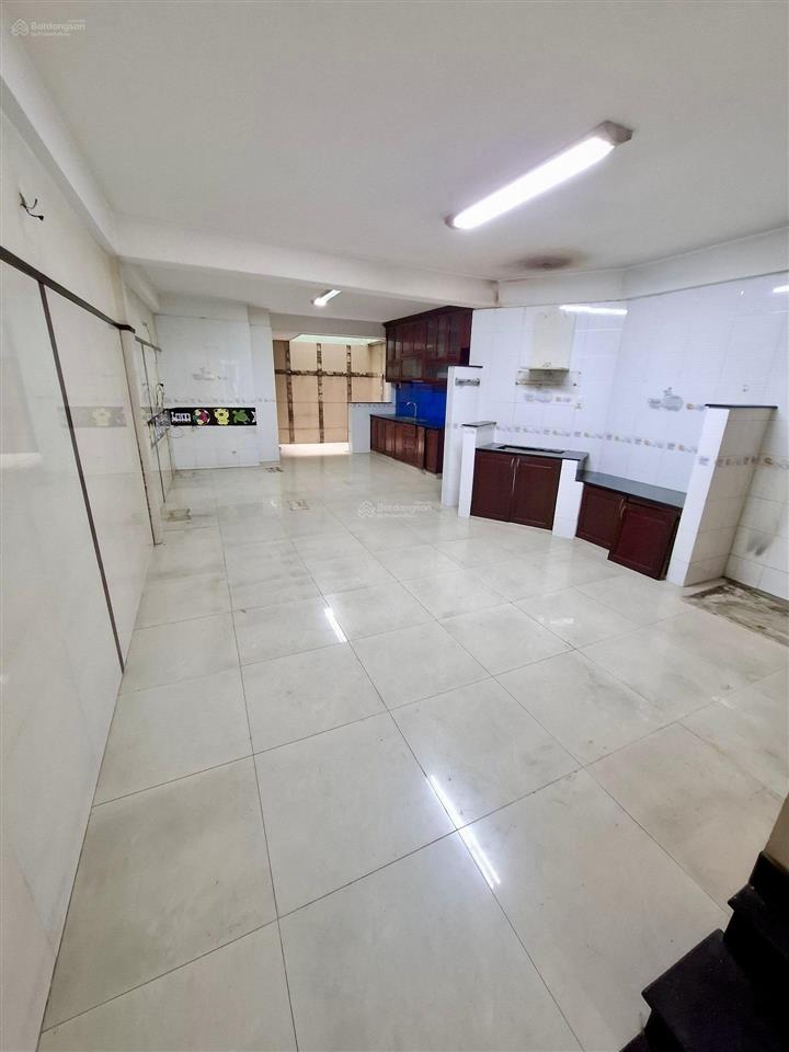 Chủ giảm mạnh nhiệt bán nhà cũ ngay võ thành trang. 78.5m2 chỉ 4.8 tỷ dòng tiền