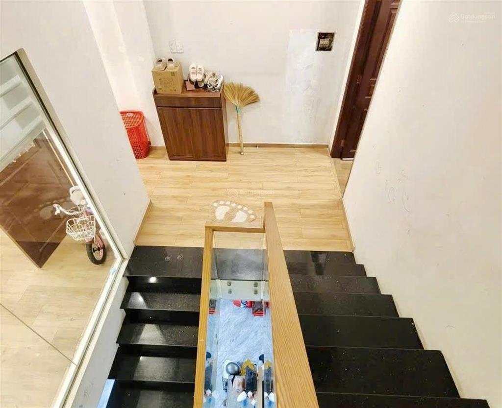Nhà ngang 5m bề thế 100m không quy hoạch, không lộ giới hẻm xe tải đỗ cửa. chỉ 8 đồng