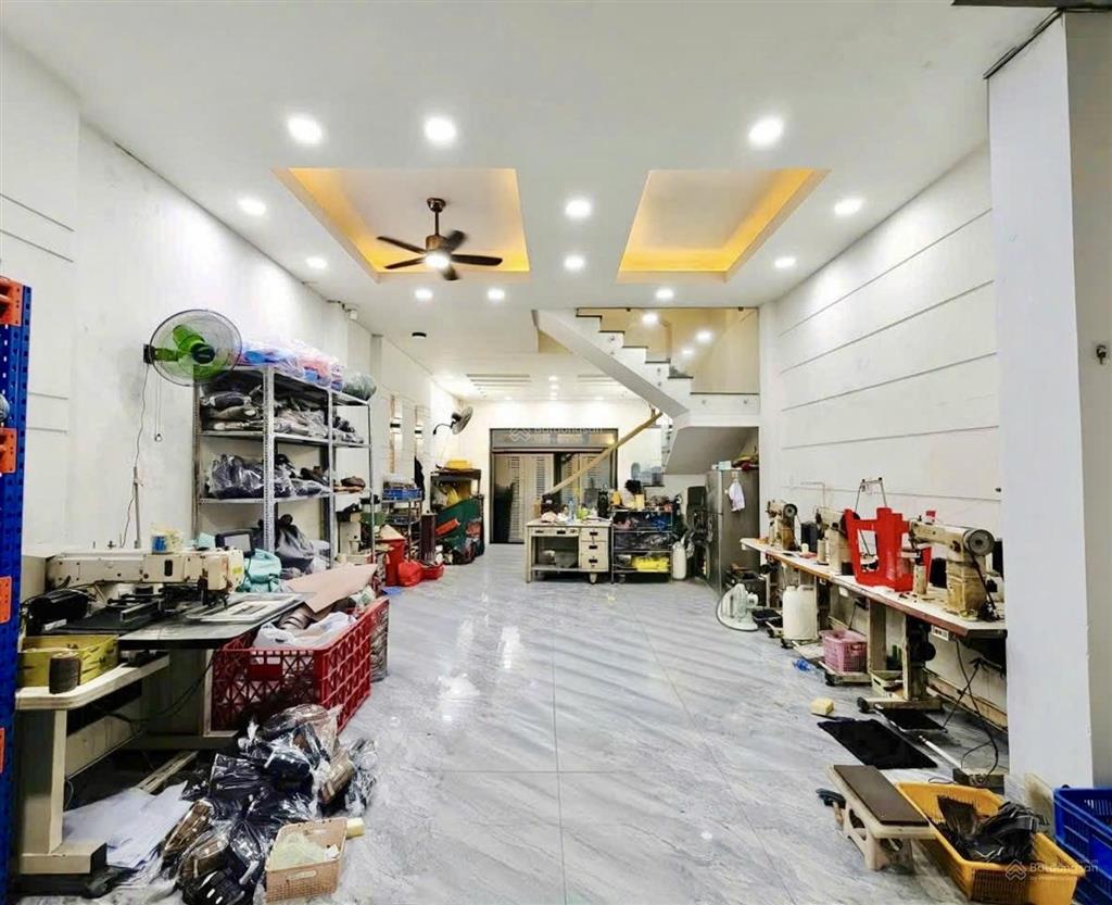 Nhà ngang 5m bề thế 100m không quy hoạch, không lộ giới hẻm xe tải đỗ cửa. chỉ 8 đồng