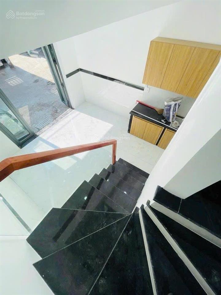 Nhà mới góc 2 mặt tiền hết lộ giới nhỉnh 3 hẻm xe tải đỗ cửa