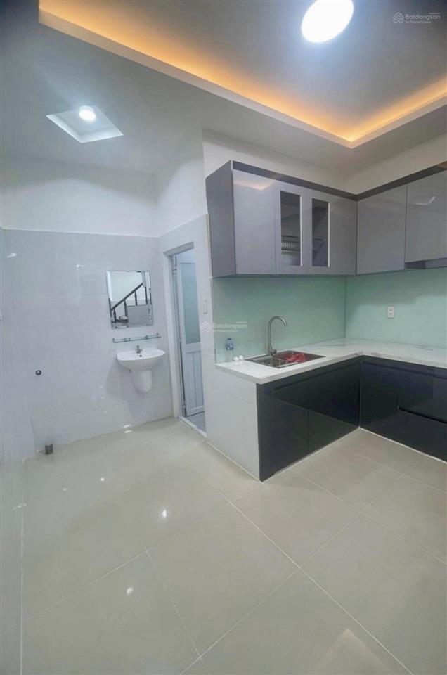 Tân bình trương công định xe hơi đỗ cửa  40m2  chỉ nhỉnh 3 tỷ
