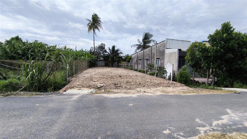 Bán lô đất thổ cư xã tân phú trung, ngay bv xuyên á, sát bên vinhome hóc môn, giá 1 tỷ550tr xd ngay