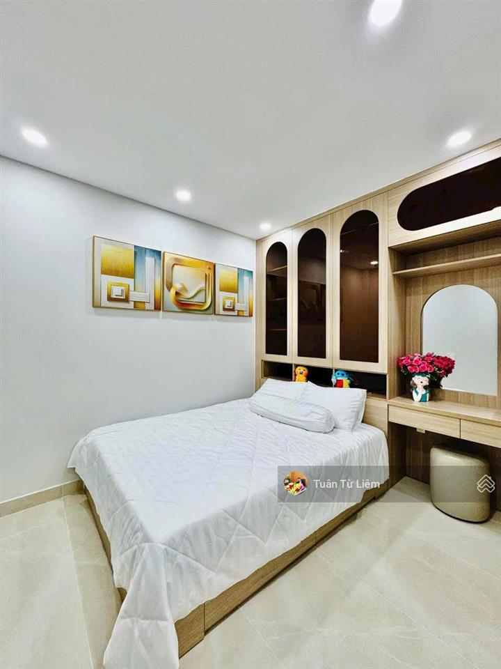 Phú diễn chủ thanh khoản gấp chỉ hơn 8 tỷ,nhà 46m5 tầng lô góc,ngõ thông ô tô đỗ cửa