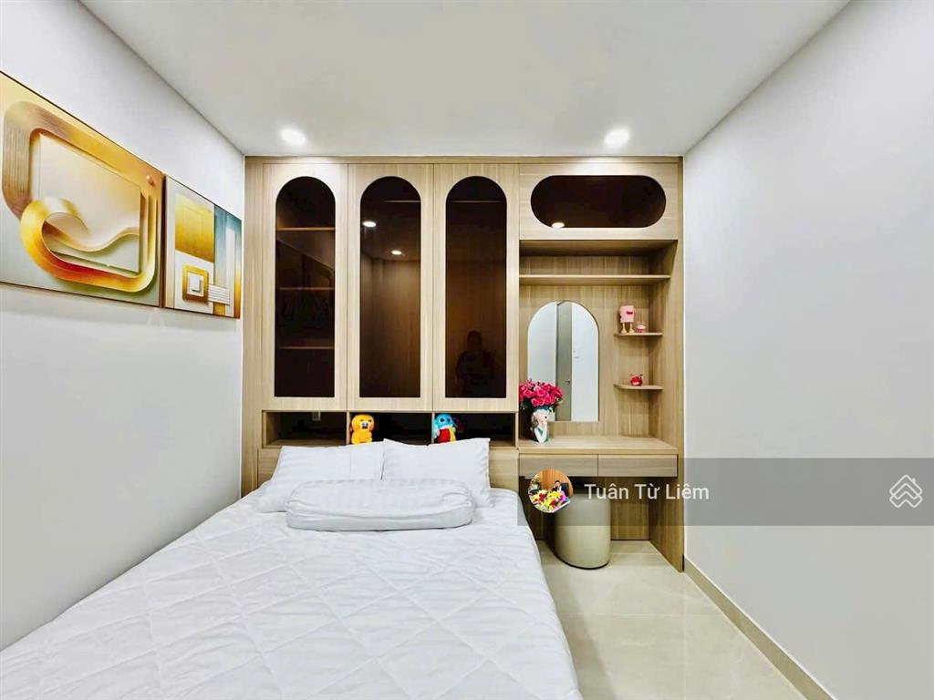 Phú diễn chủ thanh khoản gấp chỉ hơn 8 tỷ,nhà 46m5 tầng lô góc,ngõ thông ô tô đỗ cửa