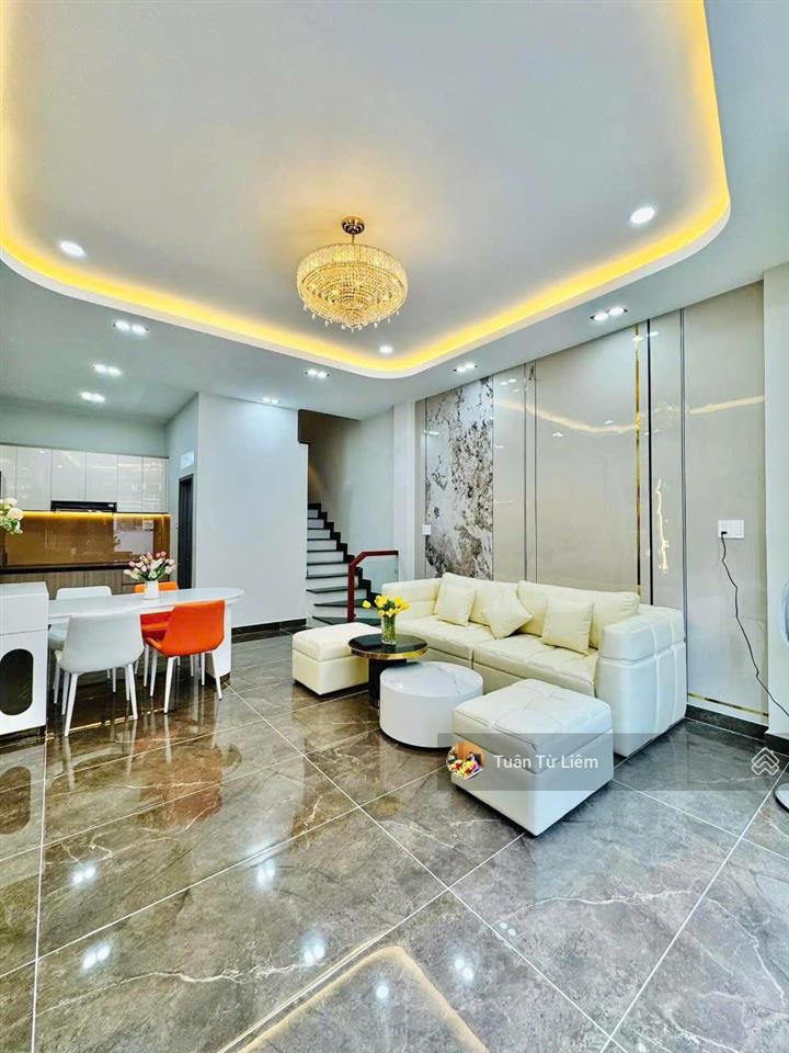 Phú diễn chủ thanh khoản gấp chỉ hơn 8 tỷ,nhà 46m5 tầng lô góc,ngõ thông ô tô đỗ cửa