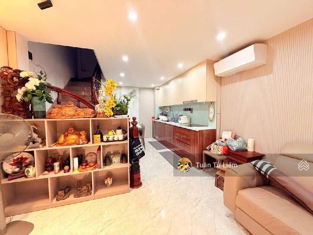 Hơn 5tỷ bán gấp nhà phương canh lô góc 40m22thoáng, 30m ra đường ô tô,sổ vuông vắn,không quy hoạch