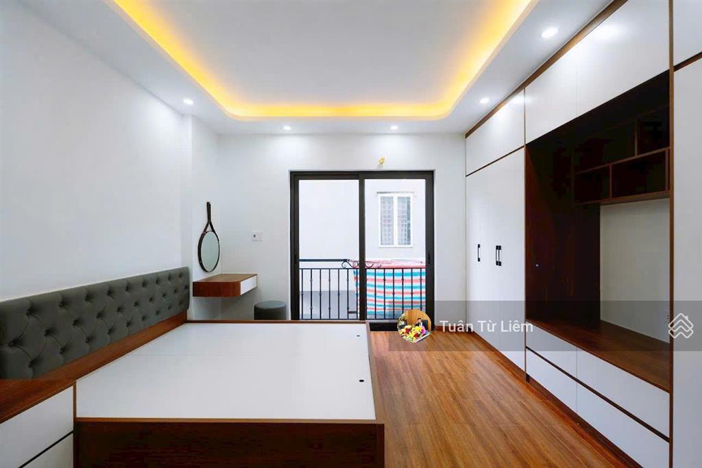 Cực kì rộng rãi nhà dân xây 5 tầng phú diễn 54m2  30m ra đường ô tô tải tránh nhau, 2 thoáng