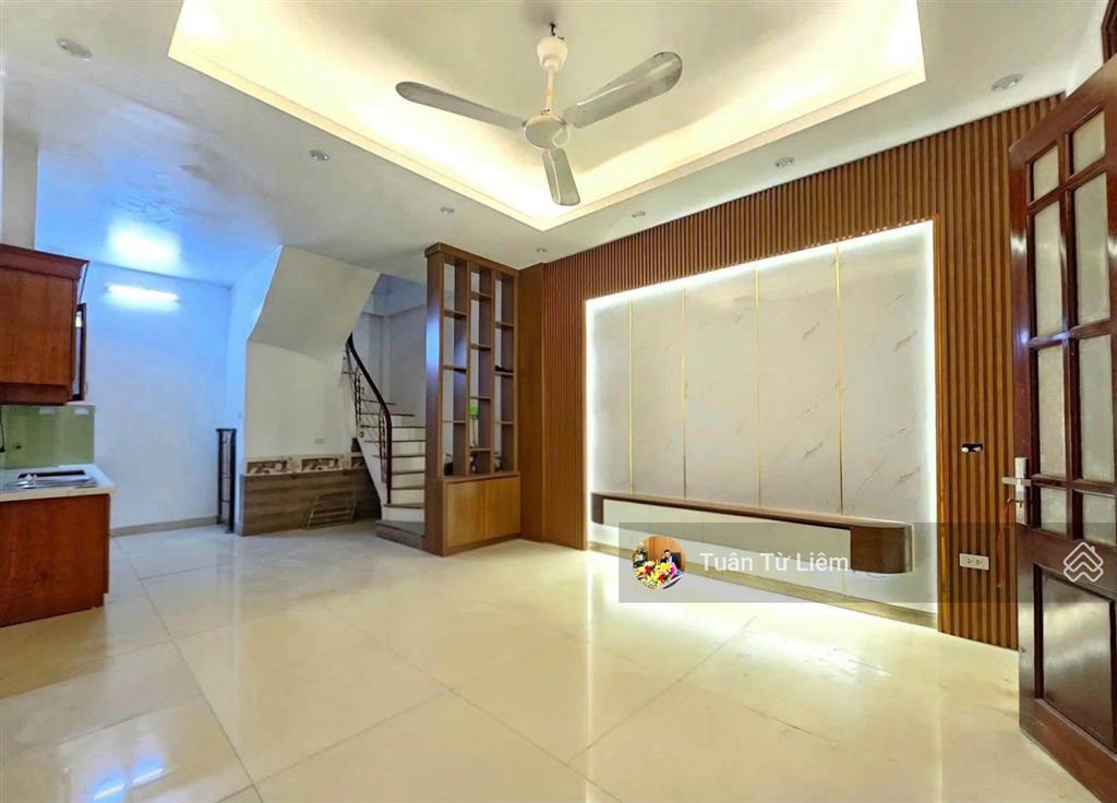 Anh linh chuyển công tác bán gấp nhà ngõ thông gần mặt phố 35m5 tầng chỉ hơn 7 tỷ , pháp lý sạch