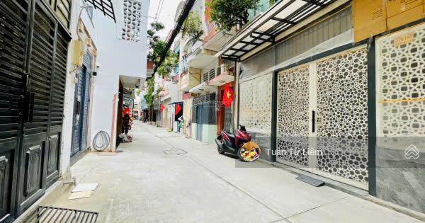Anh linh chuyển công tác bán gấp nhà ngõ thông gần mặt phố 35m5 tầng chỉ hơn 7 tỷ , pháp lý sạch