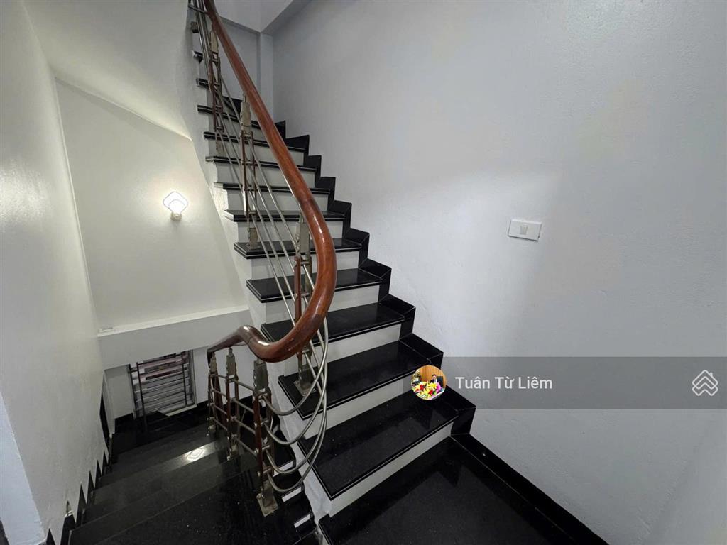 Chủ cần bán gấp nhà 5 tầng dân xây41m thông sàn 20m ra trục chính ô tô, kinh doanh, sẵn sổ