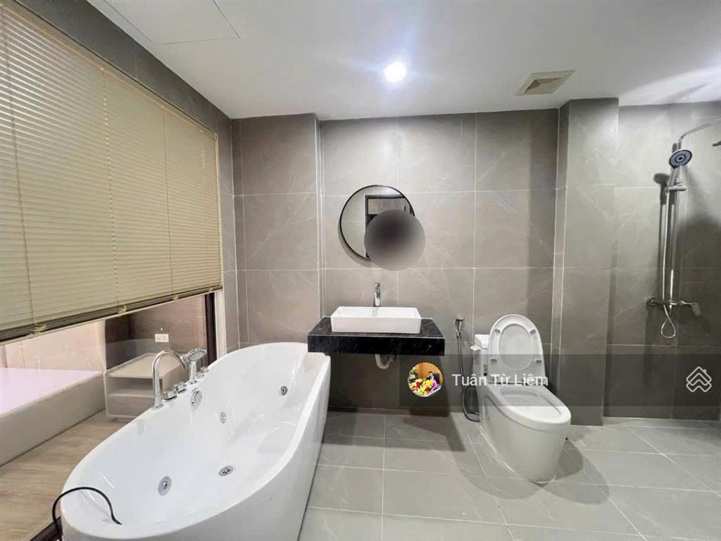 Hơn 7 tỷ văn tiến dũng sẵn 5 tầng thang máy, nhà mới, sát nhà văn hoá, trường chợ, tây thăng long