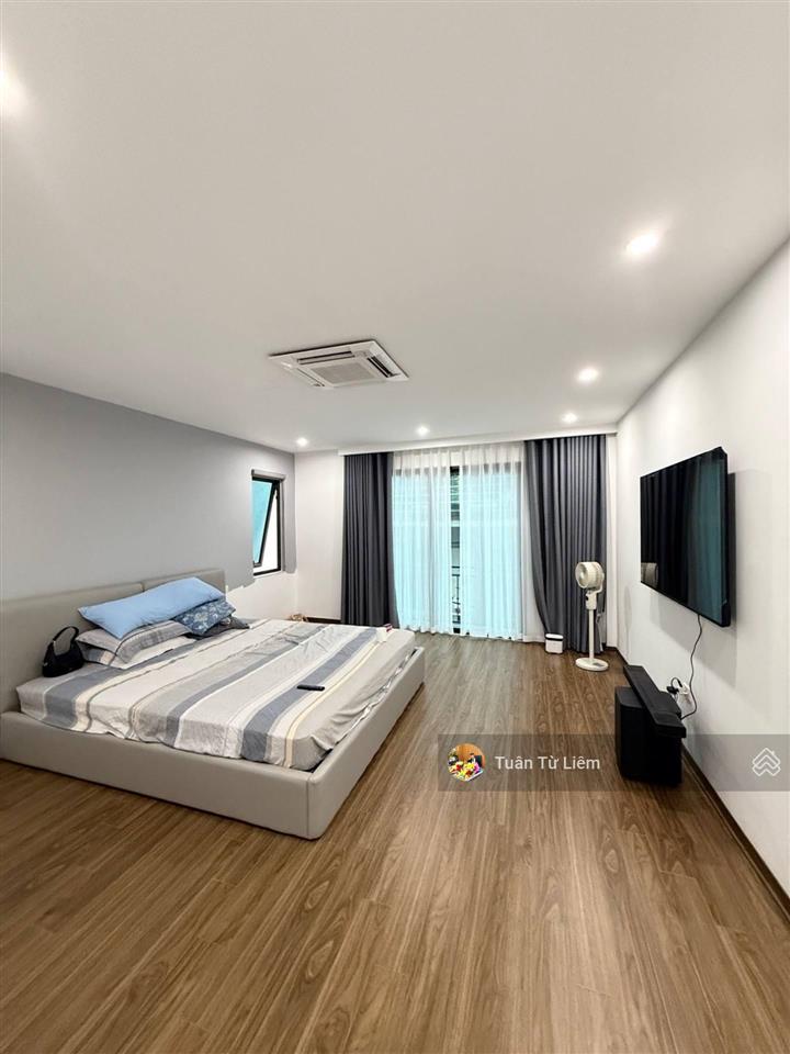 Chị oanh chủ nhà nhờ bán gấp căn dân xây kiên cố 45m sát mặt phố gần siêu thị, sẵn sổ hơn 8 tỷ