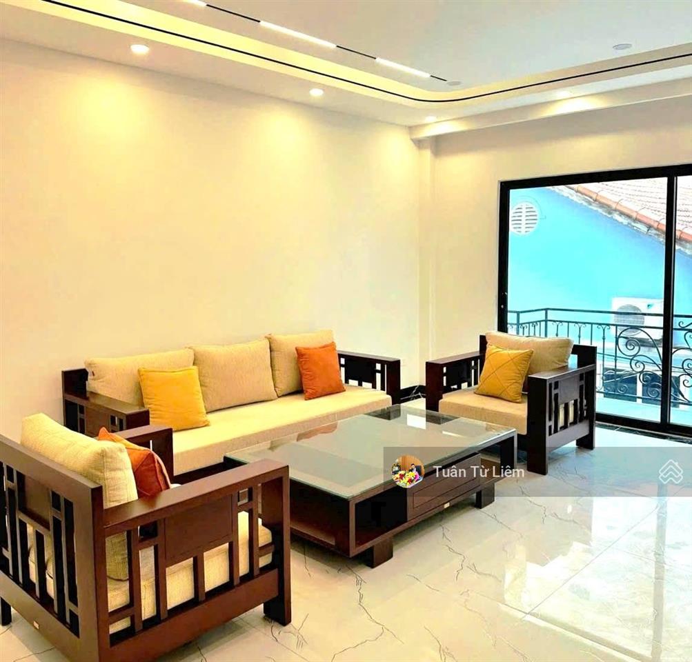 Chị oanh chủ nhà nhờ bán gấp căn dân xây kiên cố 45m sát mặt phố gần siêu thị, sẵn sổ hơn 8 tỷ