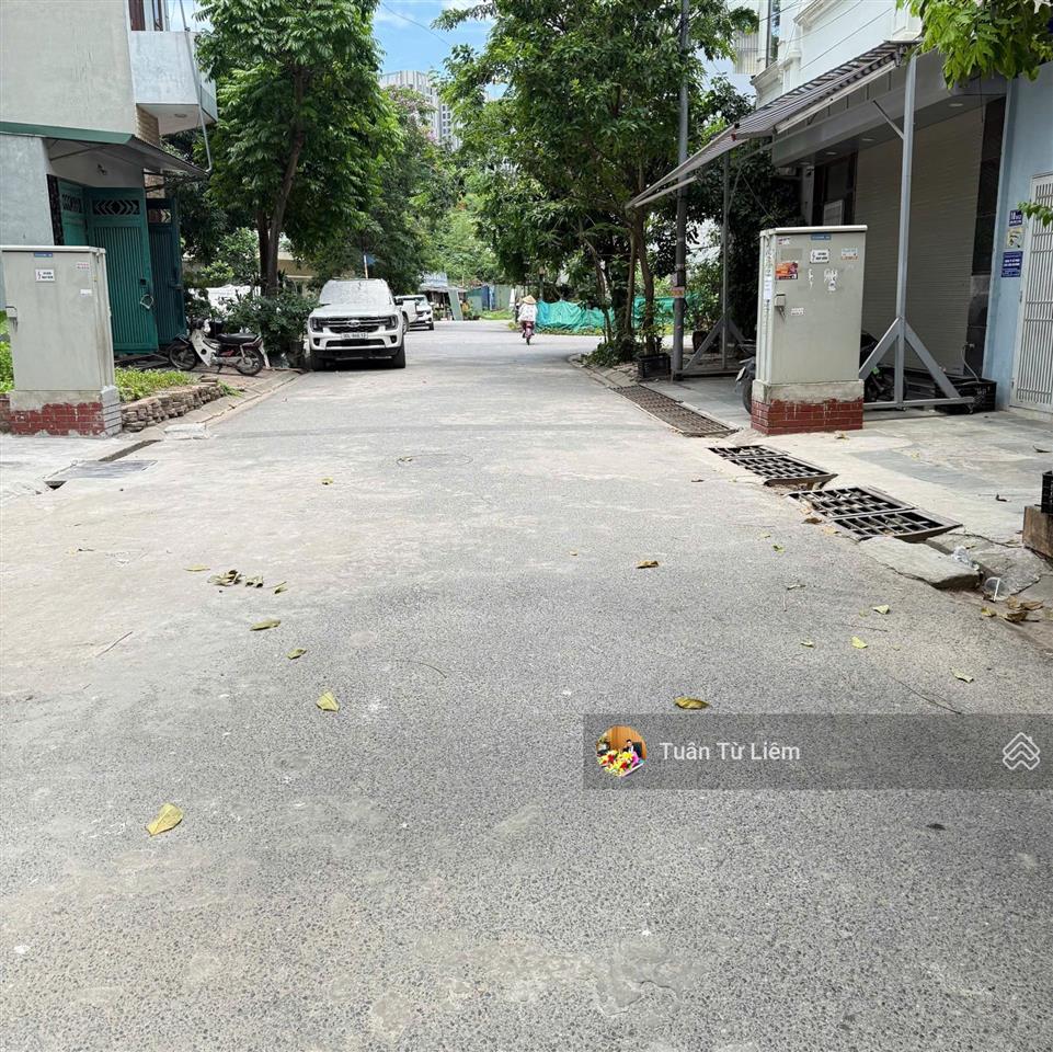 Anh chủ thiện chí bán nhà phố nhổn phân lô vỉa hè, gara ô tô, ô tô tránh nhau, 2 thoáng sổ vuông