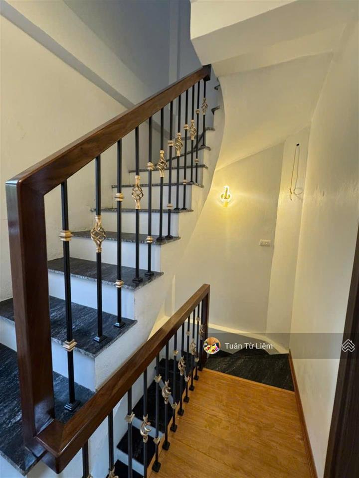 Phân lô mai dịch ô tô đỗ cửa, 5 tầng lô góc xây mới vừa hoàn thiện, hơn 10 tỷ chủ muốn bán nhanh