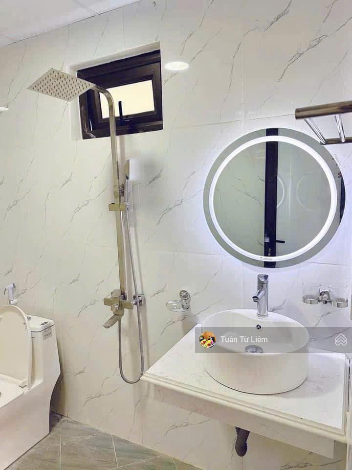 Chủ nhiệt bán giảm chào hơn 7 tỷ! mặt ngõ lô góc, ô tô đỗ cửa, 2 thoáng vĩnh viễn, 6 ngủ rộng rãi
