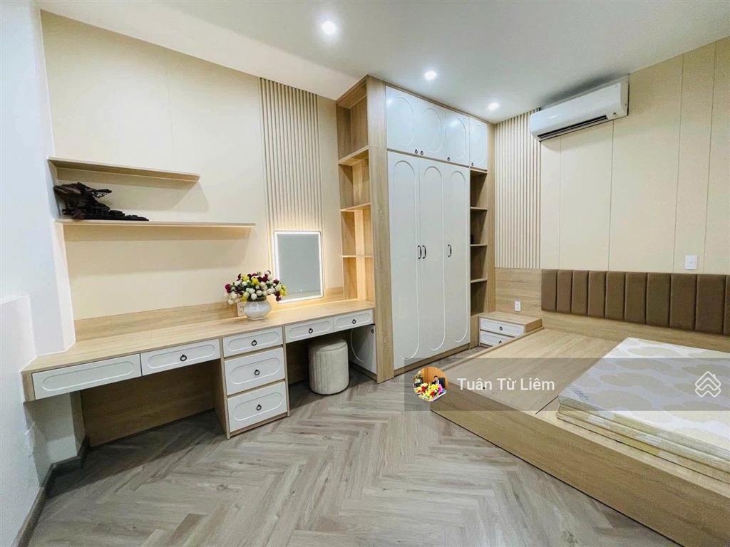 Phố nguyễn hoàng ô tô đỗ cửa, trước nhà 3m, kinh doanh sầm uất, sẵn sổ giá đầu tư nhỉnh 11 tỷ