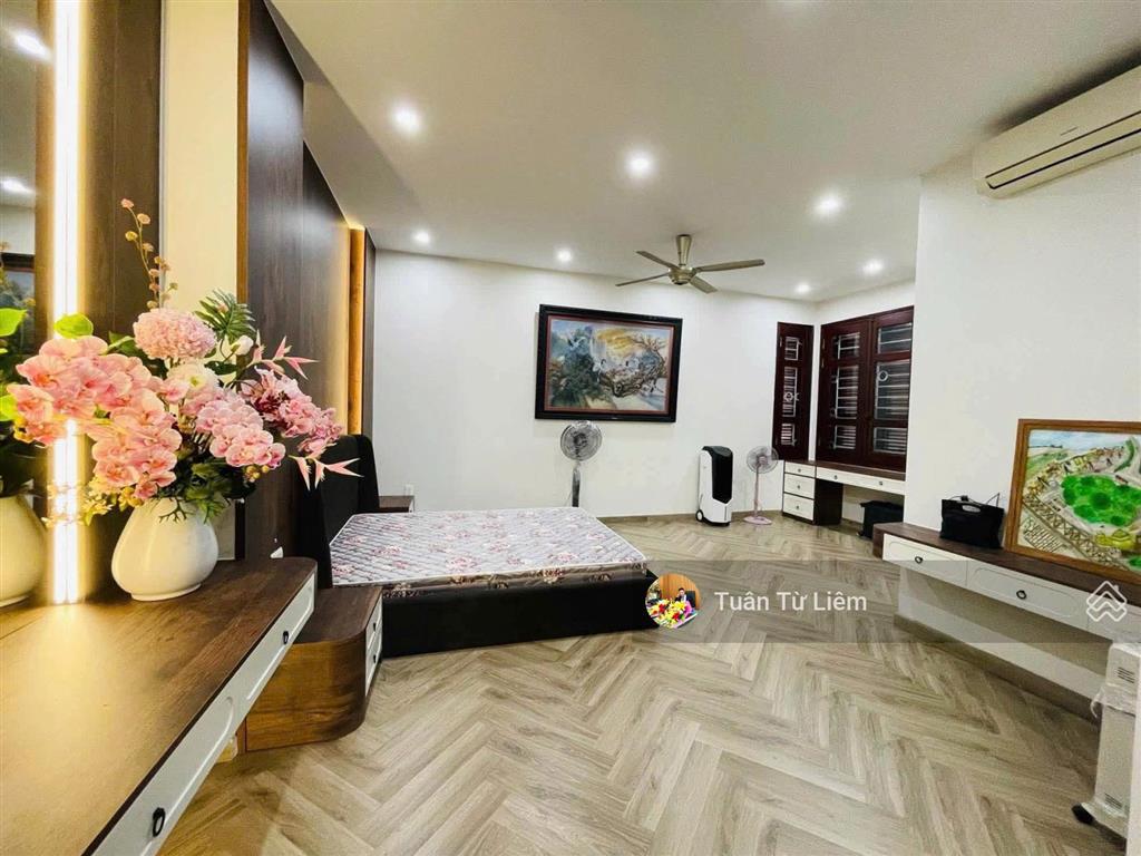Phố nguyễn hoàng ô tô đỗ cửa, trước nhà 3m, kinh doanh sầm uất, sẵn sổ giá đầu tư nhỉnh 11 tỷ