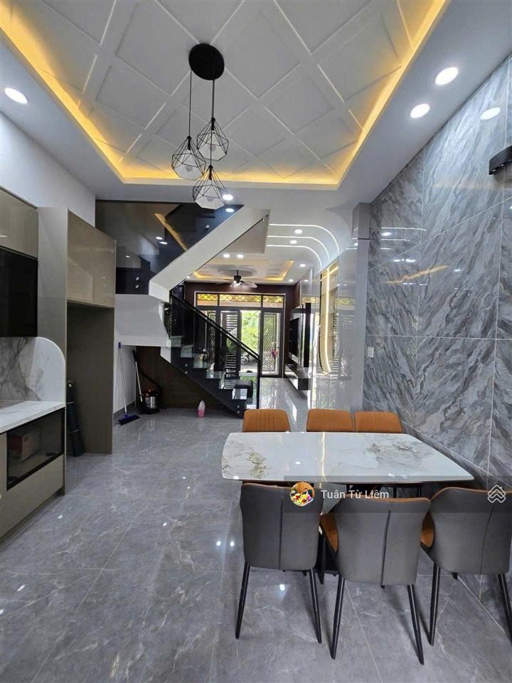 Phố trịnh văn bô a hoàng giảng viên cần bán căn 2 thoáng, ô tô đỗ cửa, gần cđ fpt, giá thỏa thuận