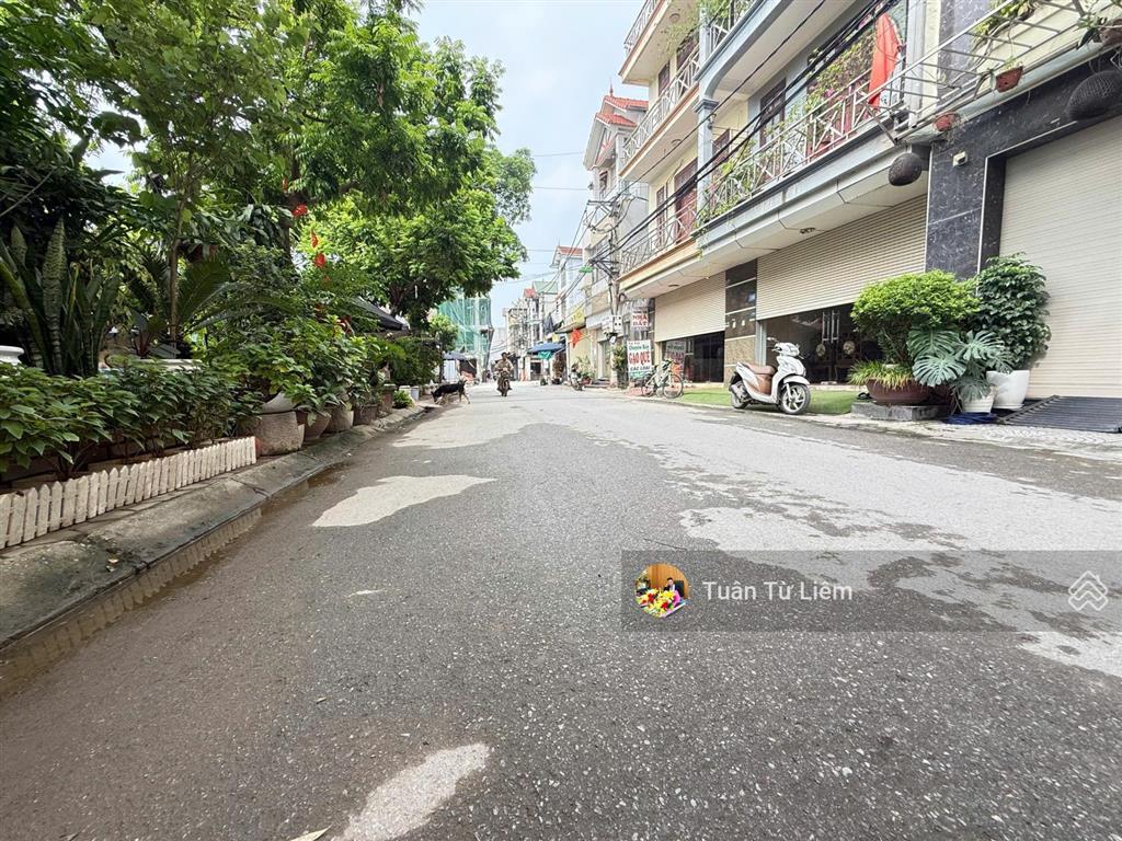 Nhà dân xây kiên cố 4 tầng, sát tây thăng long 10 làn xe, 10m ra ô tô tránh, không quy hoạch