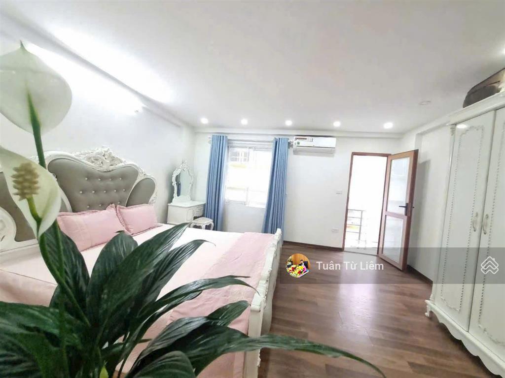 Nhà dân xây kiên cố 4 tầng, sát tây thăng long 10 làn xe, 10m ra ô tô tránh, không quy hoạch