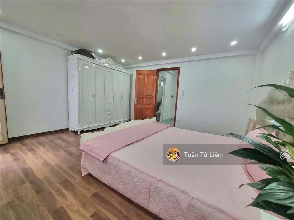 Nhà dân xây kiên cố 4 tầng, sát tây thăng long 10 làn xe, 10m ra ô tô tránh, không quy hoạch