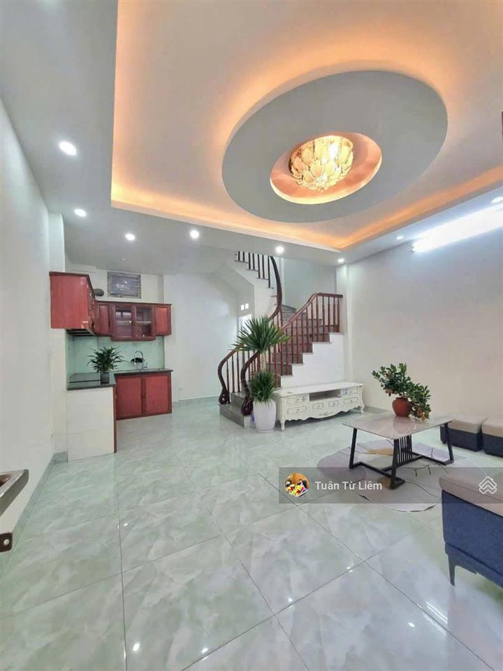 Nhà dân xây kiên cố 4 tầng, sát tây thăng long 10 làn xe, 10m ra ô tô tránh, không quy hoạch