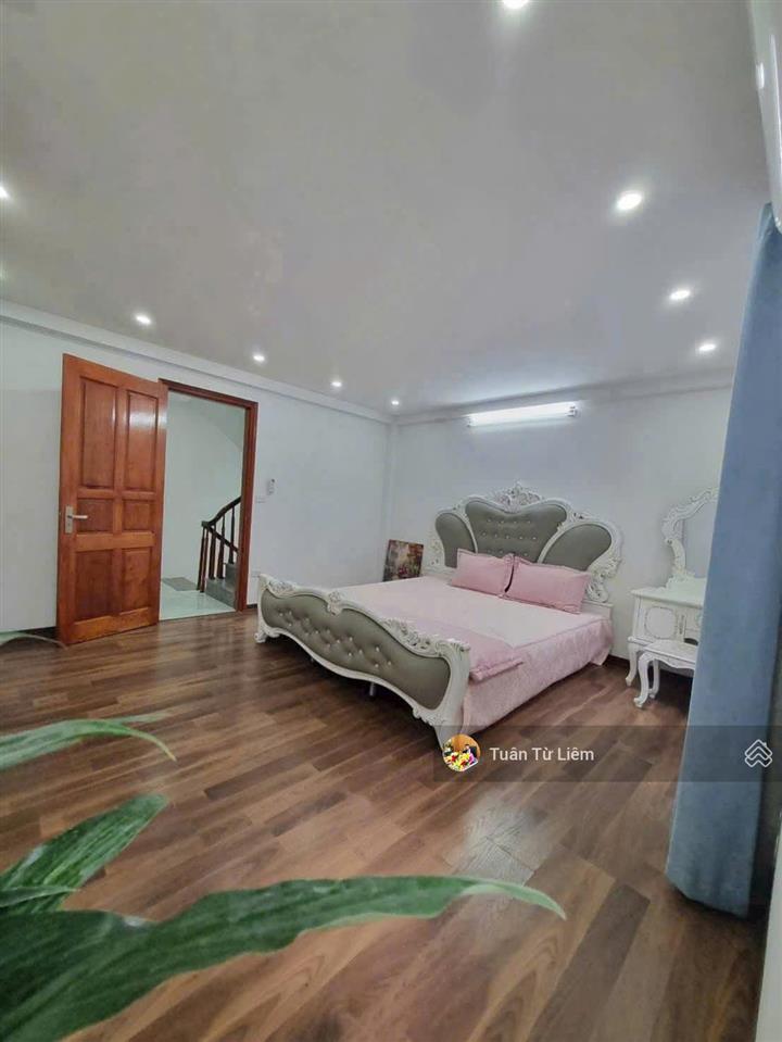 Nhà dân xây kiên cố 4 tầng, sát tây thăng long 10 làn xe, 10m ra ô tô tránh, không quy hoạch
