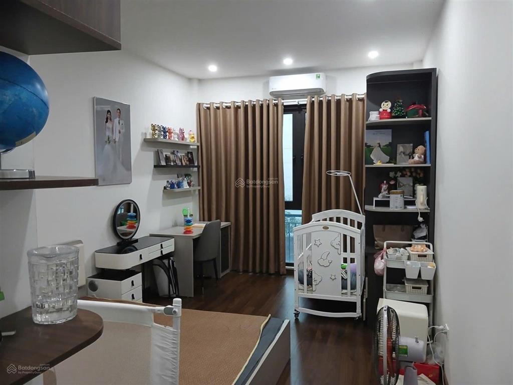 Gần mặt phố phương canh, 4 tầng dân xây, 4 ngủ rộng rãi, ngõ thông trước nhà thoáng sáng, sẵn sổ