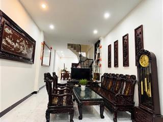 Gần mặt phố phương canh, 4 tầng dân xây, 4 ngủ rộng rãi, ngõ thông trước nhà thoáng sáng, sẵn sổ