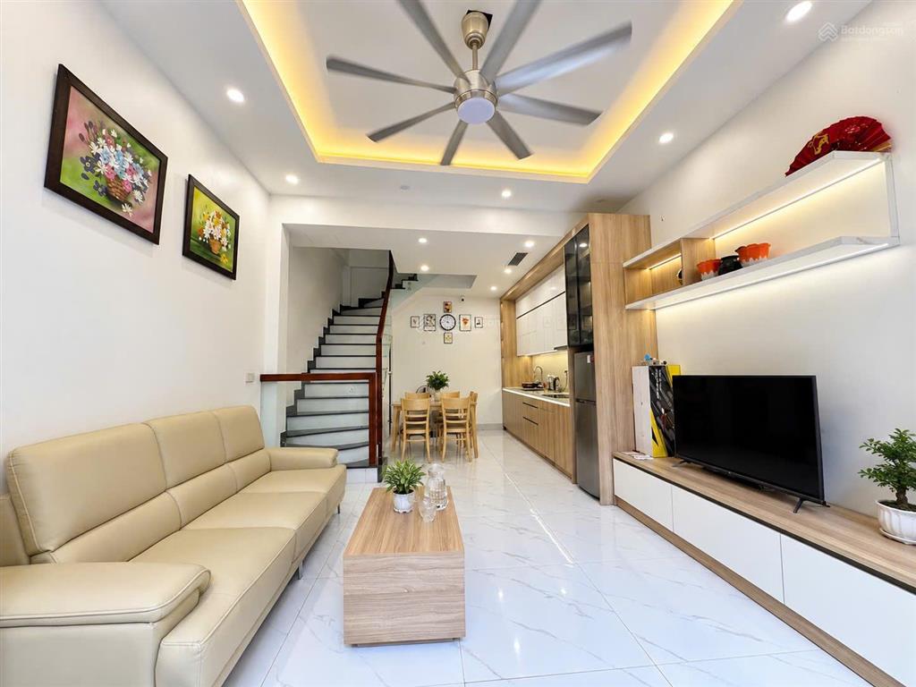 5 tỷ có nhà mới tinh 5 tầng sát mặt phố phương canh, full nội thất như hình, sẵn sổ k quy hoạch