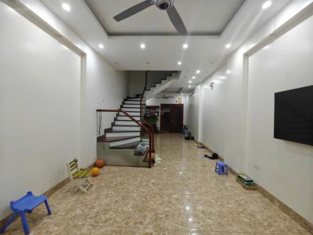 Anh duy kỹ sư cần bán căn dân xây 65m², 30m ra ô tô tránh, trục chính kinh doanh sầm uất, giá mềm