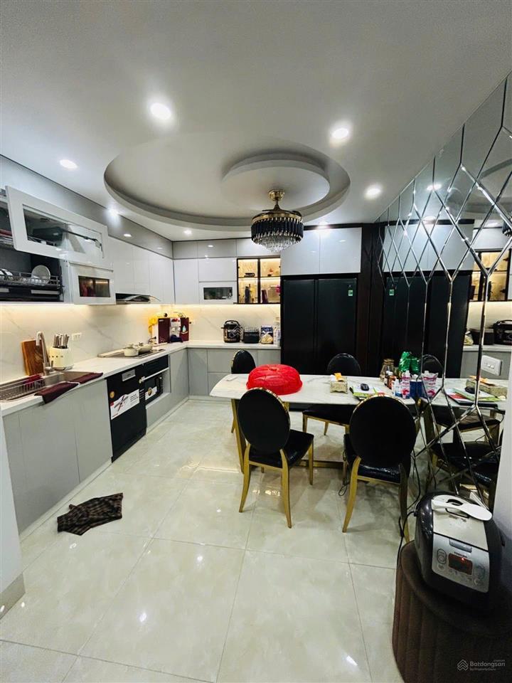 Hàm nghi nhà mới 5 tầng, 1 nhà ra mặt phố 4 làn xe, nội thất sẵn ở, sổ nét chủ trẻ tuổi hiểu chuyện
