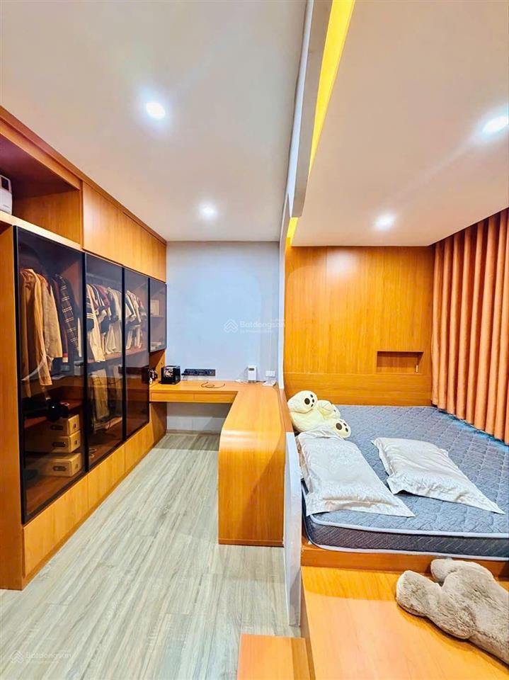 Chị hằng cần bán nhà lô góc dân xây phú diễn, trước nhà 4m, 3thoáng view hồ, ngõthông giá thiện chí