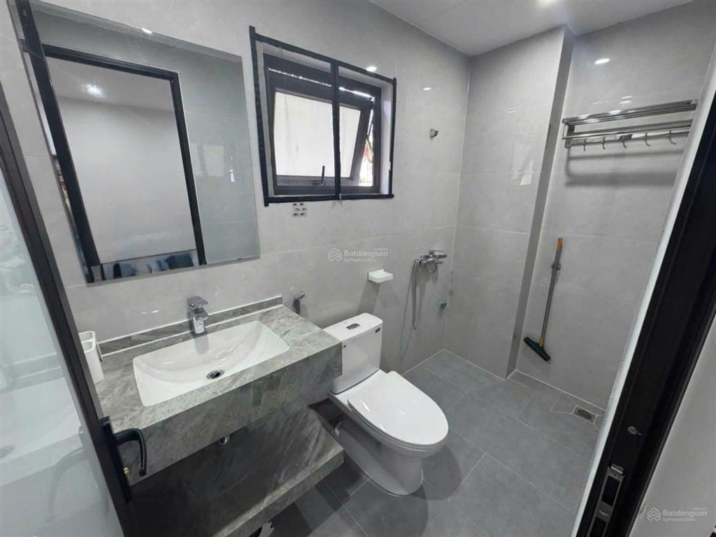 Chị hằng cần bán nhà lô góc dân xây phú diễn, trước nhà 4m, 3thoáng view hồ, ngõthông giá thiện chí