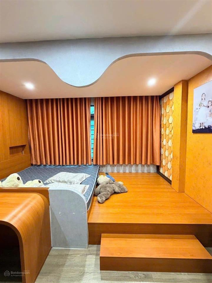 Chị hằng cần bán nhà lô góc dân xây phú diễn, trước nhà 4m, 3thoáng view hồ, ngõthông giá thiện chí