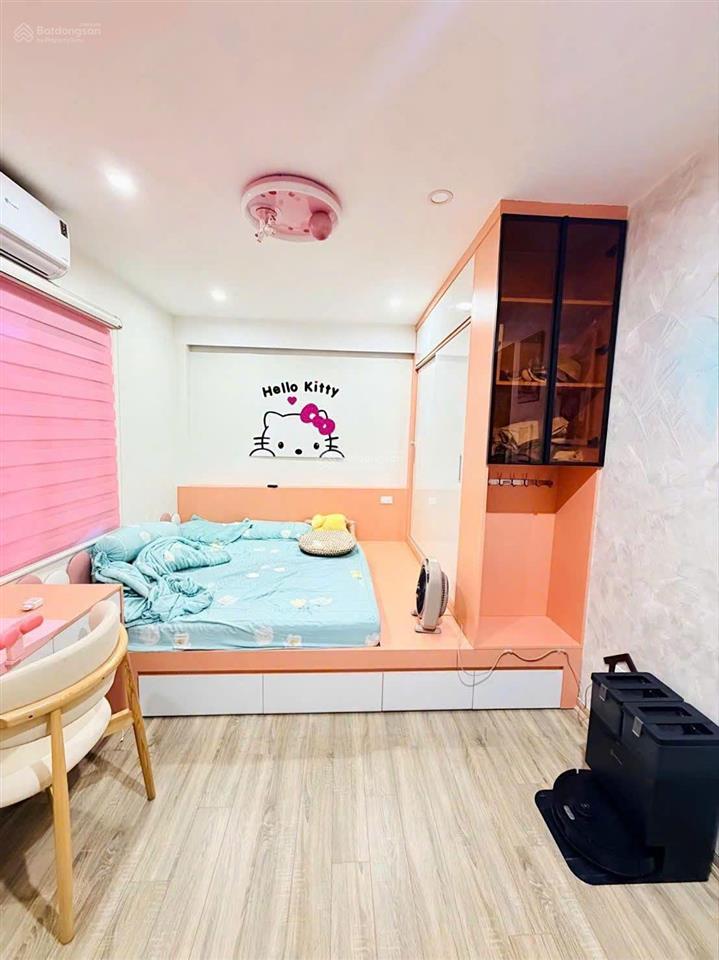 Chị hằng cần bán nhà lô góc dân xây phú diễn, trước nhà 4m, 3thoáng view hồ, ngõthông giá thiện chí