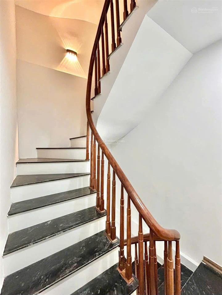 6 tỷ! nhà mới 5 tầng 2 thoáng, hình thửa đẹp tt phú diễn, 30m ra ô tô tránh, chủ bán gấp