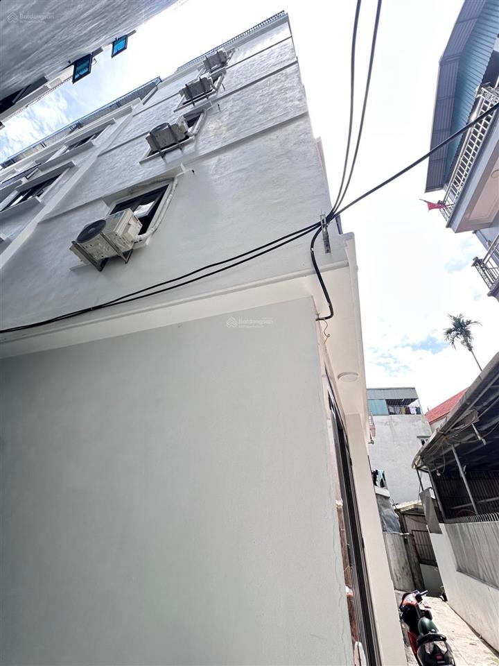 Ib e!!!tt cầu diễn lô góc 3 thoáng ô tô đỗ cửa nhà sẵn thang máy nội thất như hình giá cực hợp lý