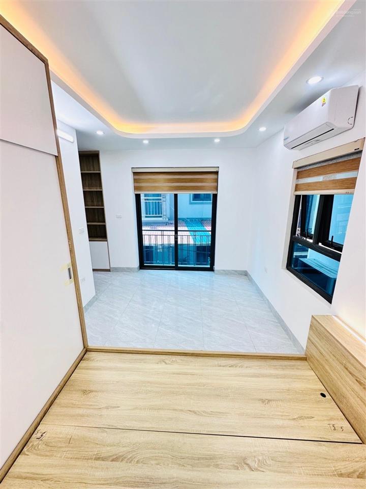 Ib e!!!tt cầu diễn lô góc 3 thoáng ô tô đỗ cửa nhà sẵn thang máy nội thất như hình giá cực hợp lý