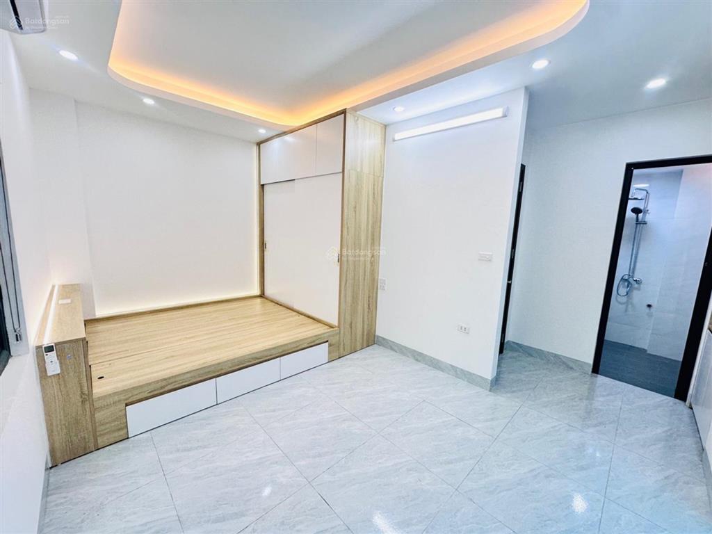 Ib e!!!tt cầu diễn lô góc 3 thoáng ô tô đỗ cửa nhà sẵn thang máy nội thất như hình giá cực hợp lý
