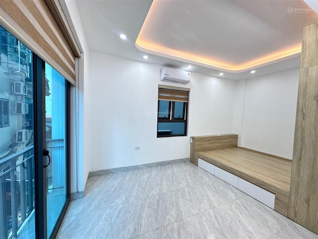 Ib e!!!tt cầu diễn lô góc 3 thoáng ô tô đỗ cửa nhà sẵn thang máy nội thất như hình giá cực hợp lý